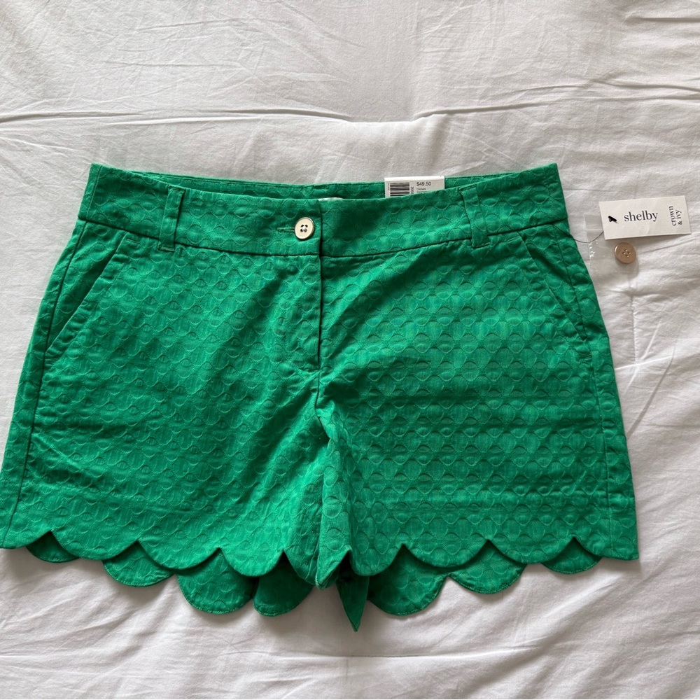 Crown & Ivy Vibrant Green Scalloped Shorts